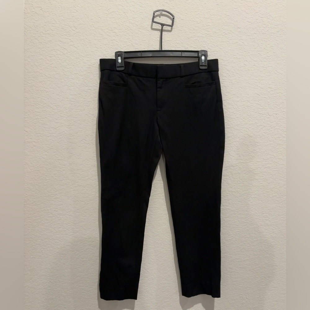 Banana Republic Black Capris Pants.